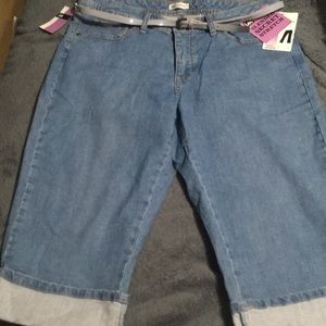 Slender stretch lee Capri nwt